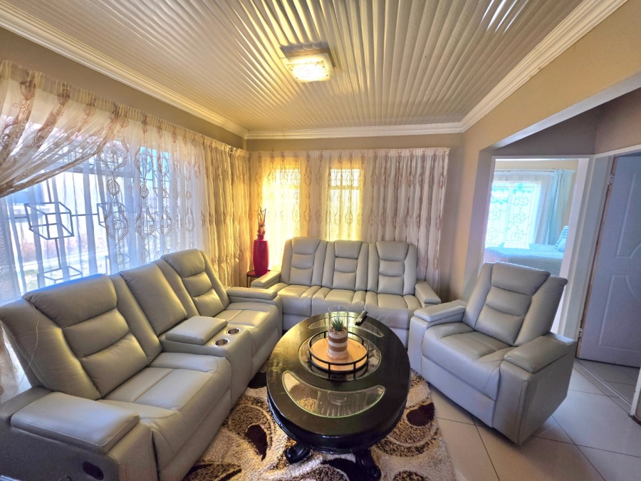2 Bedroom Property for Sale in Bohlokong Free State